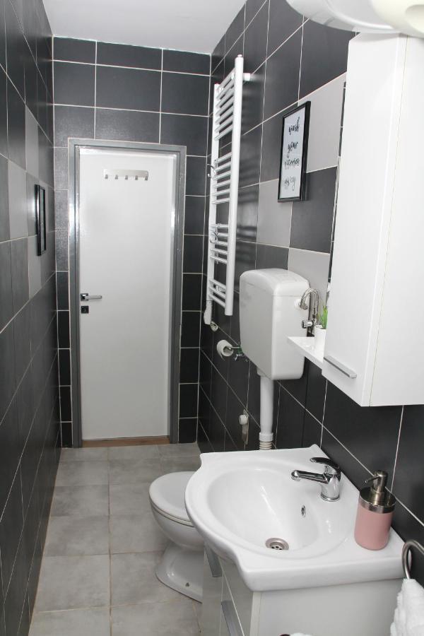 Apartman Zen Lejlighed Osijek Eksteriør billede